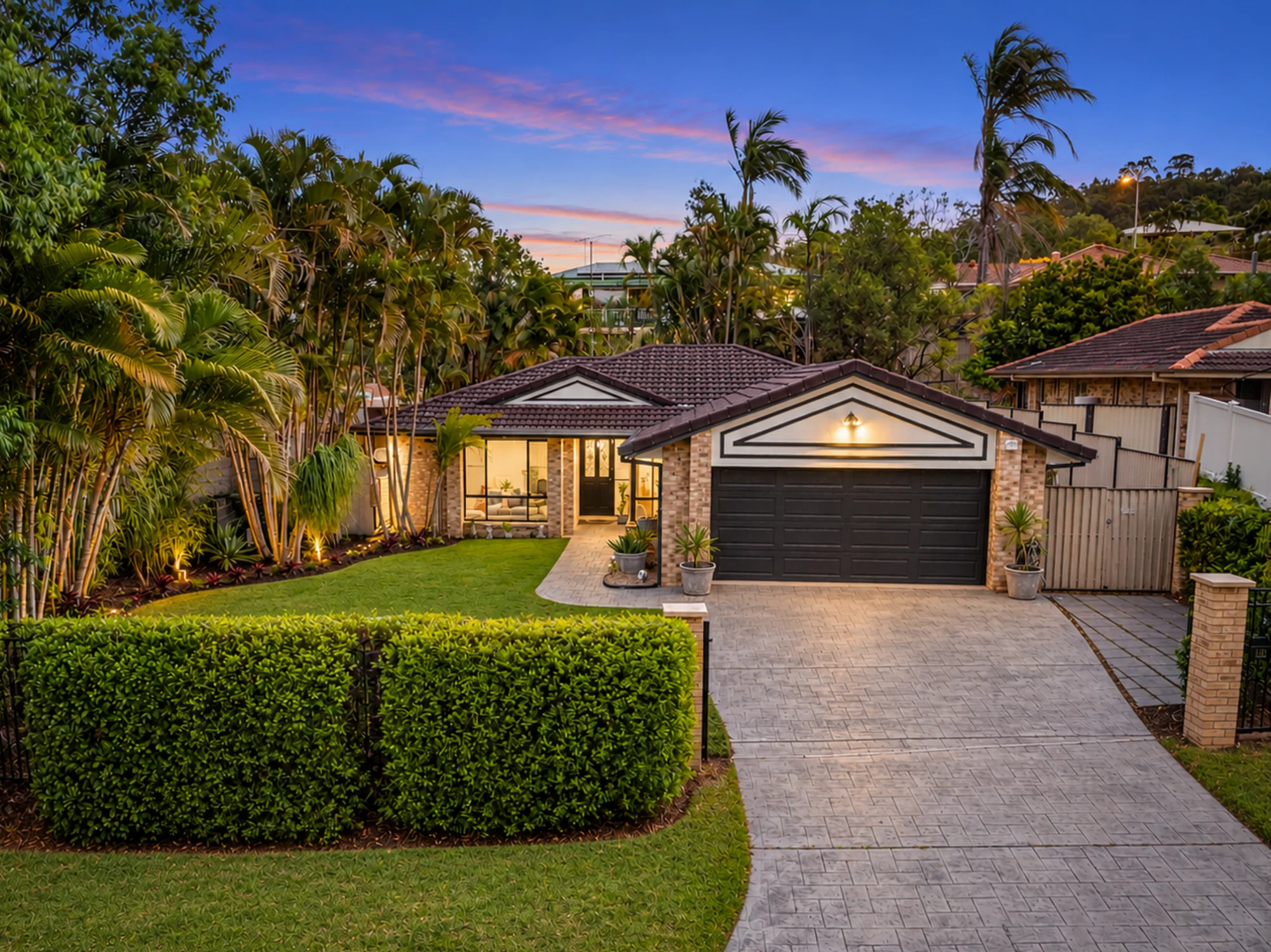 14 White Cap Close, Pacific Pines, Qld 4211
