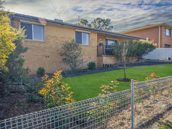147 Edwards Street, Young, NSW 2594