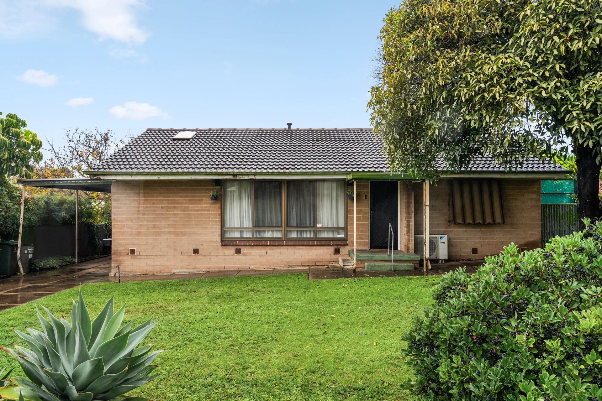 15 Adrian Street, Christie Downs, SA 5164