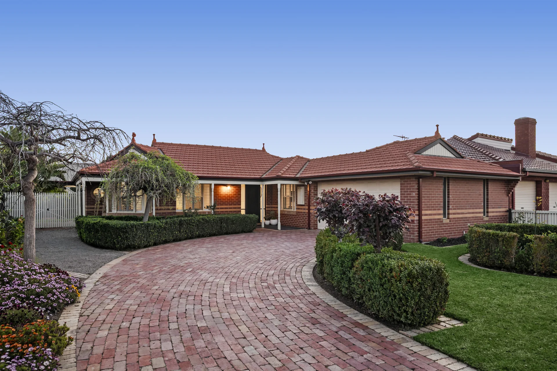 15 Bond Drive, Taylors Lakes, Vic 3038