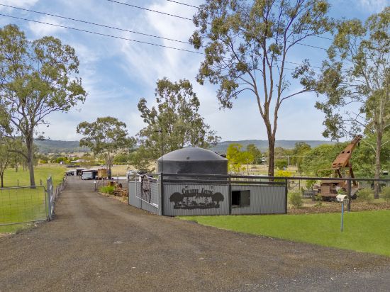 15 Bowers Road, Hatton Vale, Qld 4341