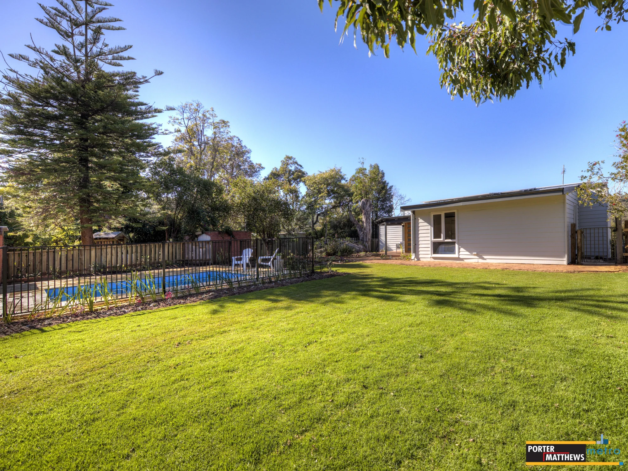 15 Butcher Road, Roleystone, WA 6111