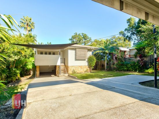 15 Camelia Avenue, Everton Hills, Qld 4053