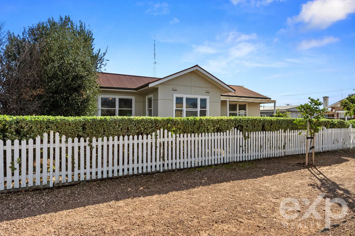 15 Irwine Street, Wallaroo, SA 5556