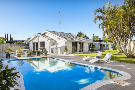 15 McCleary Street, Sorrento, Qld 4217