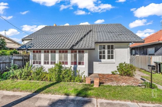 15 Meredith Street, Stockton, NSW 2295