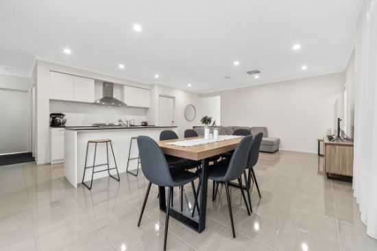 15 Milford Street, Clyde, Vic 3978