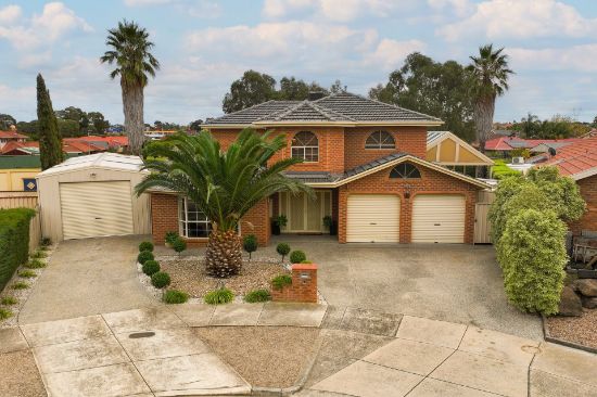 15 Parrakeet Court, Taylors Lakes, Vic 3038
