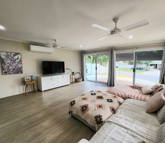 15 SNOWDROP AVENUE, Currimundi, Qld 4551