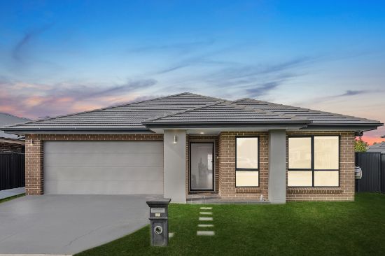 15 Stanton Street, Thirlmere, NSW 2572