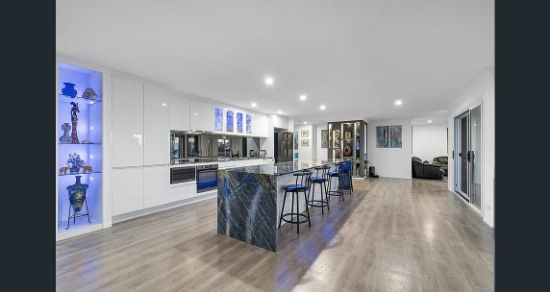 15 Tradewinds Avenue, Paradise Point, Qld 4216