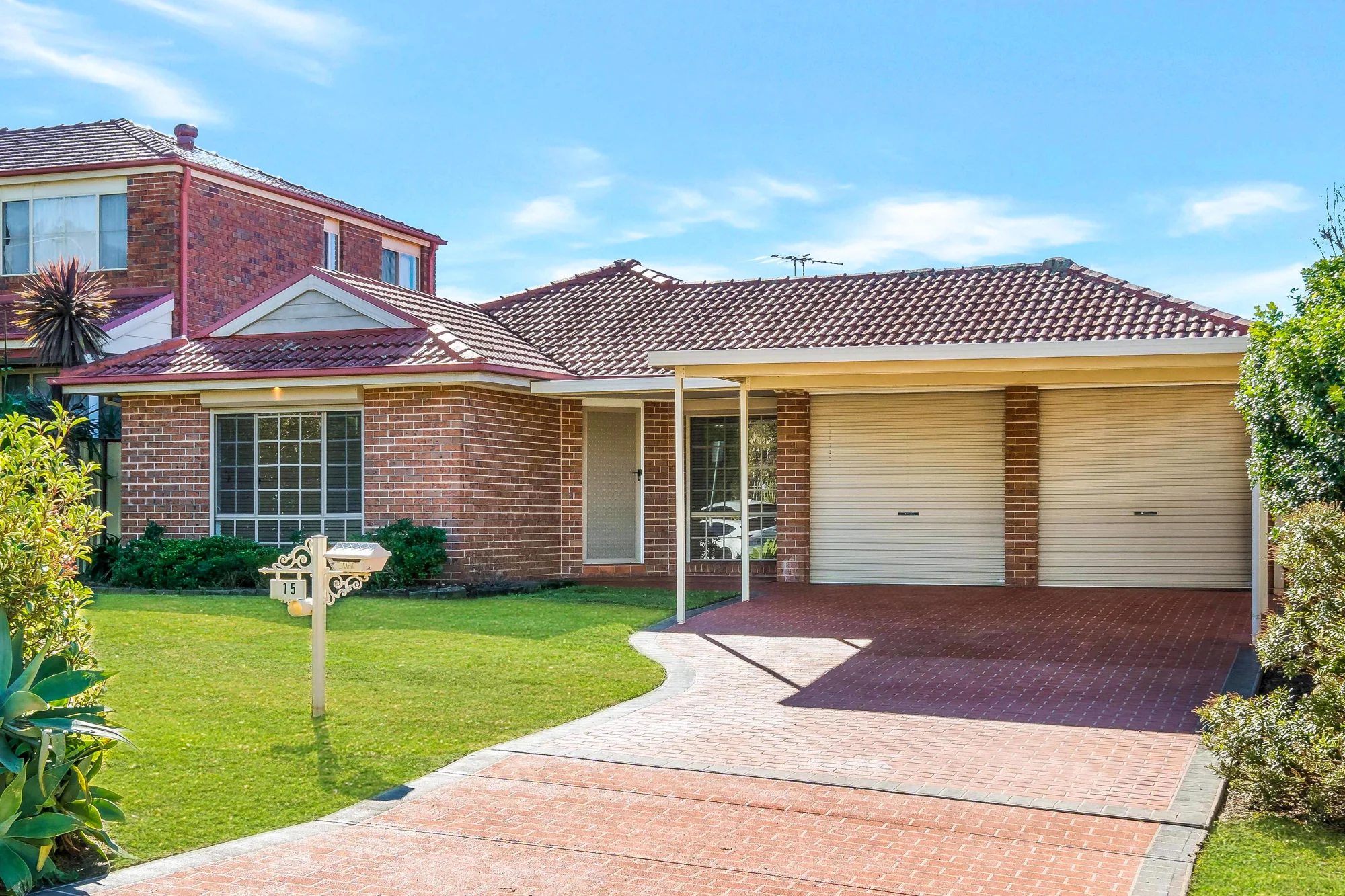 15 White Cliffs Avenue, Hoxton Park, NSW 2171