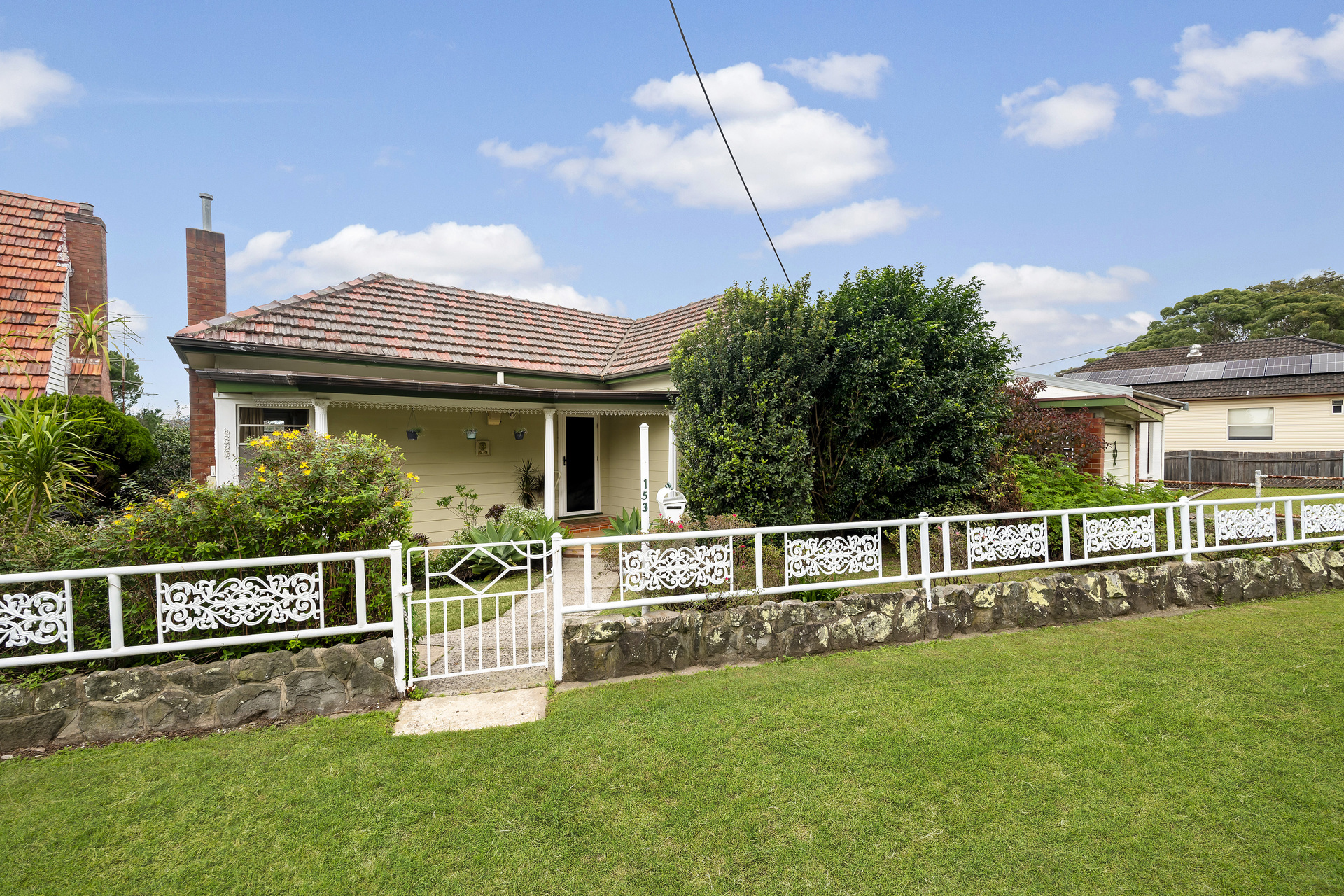 153 Grinsell Street, Kotara, NSW 2289 153 Grinsell Street, Kotara, NSW 2289