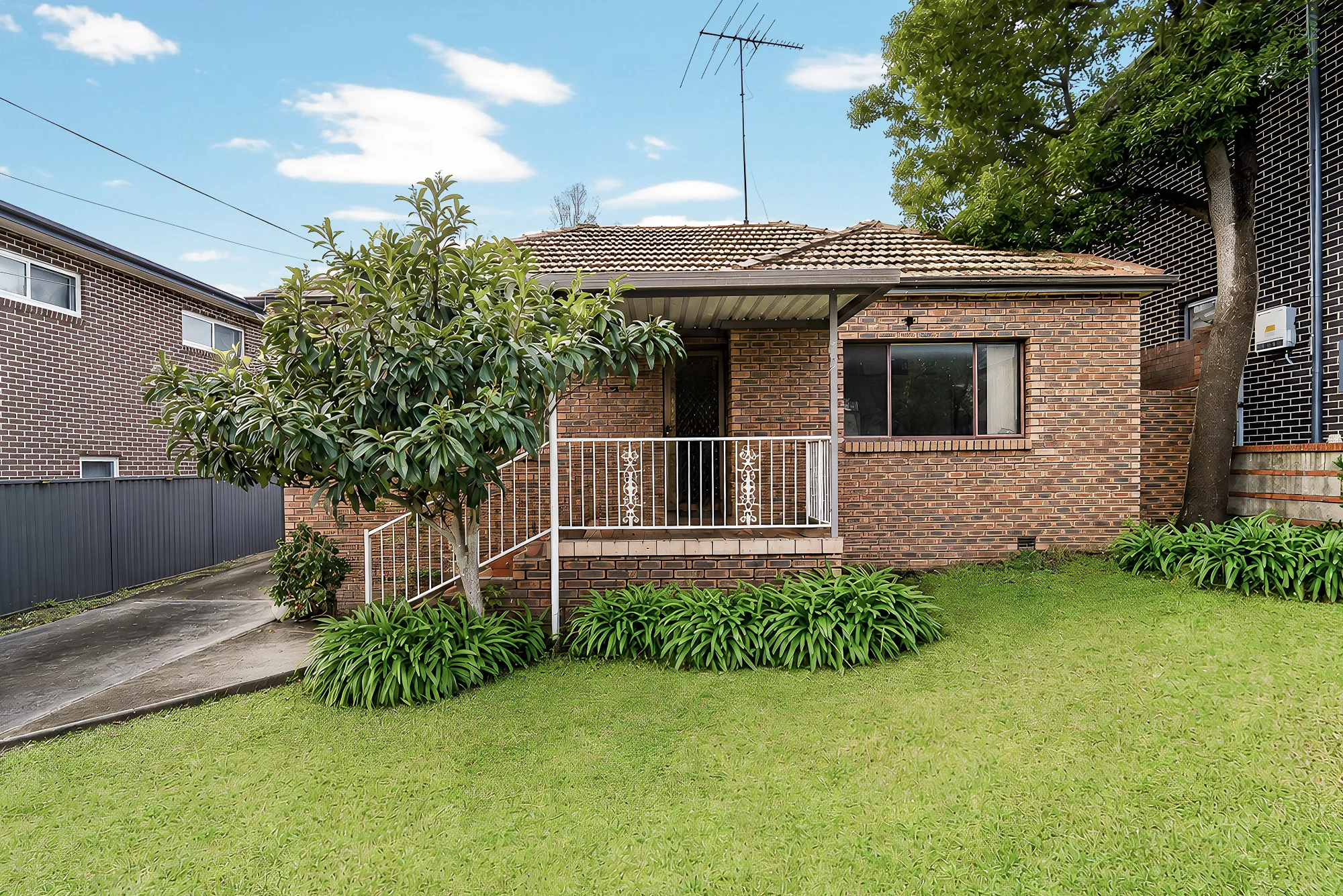 156 Rex Road, Georges Hall, NSW 2198