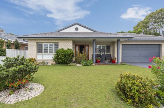 16 Admiralty Court, Yamba, NSW 2464