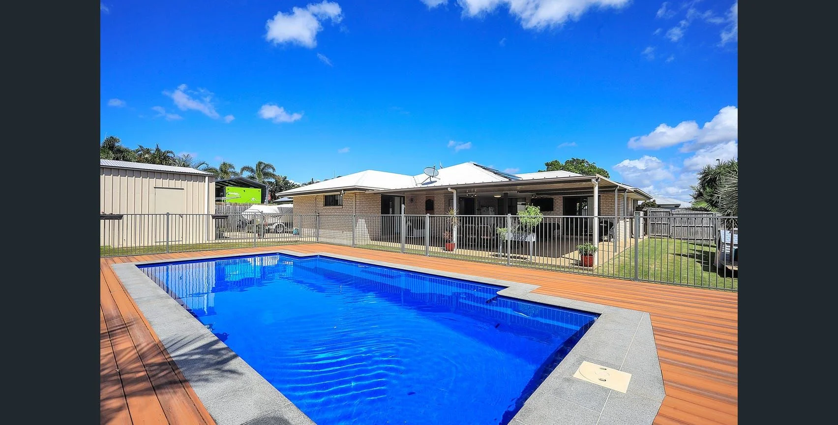 16 Back Hill Drive, Coral Cove QLD 4670