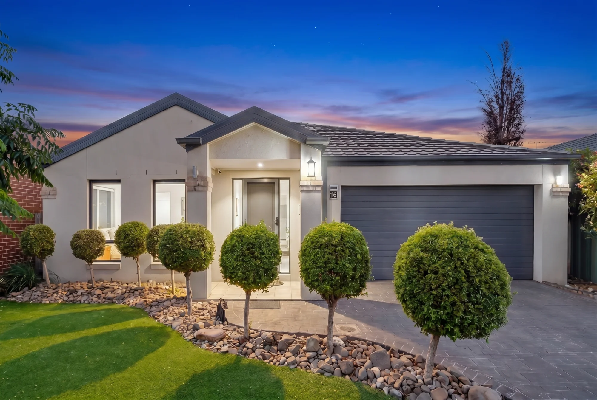 16 Brushwood Circuit, Roxburgh Park, Vic 3064