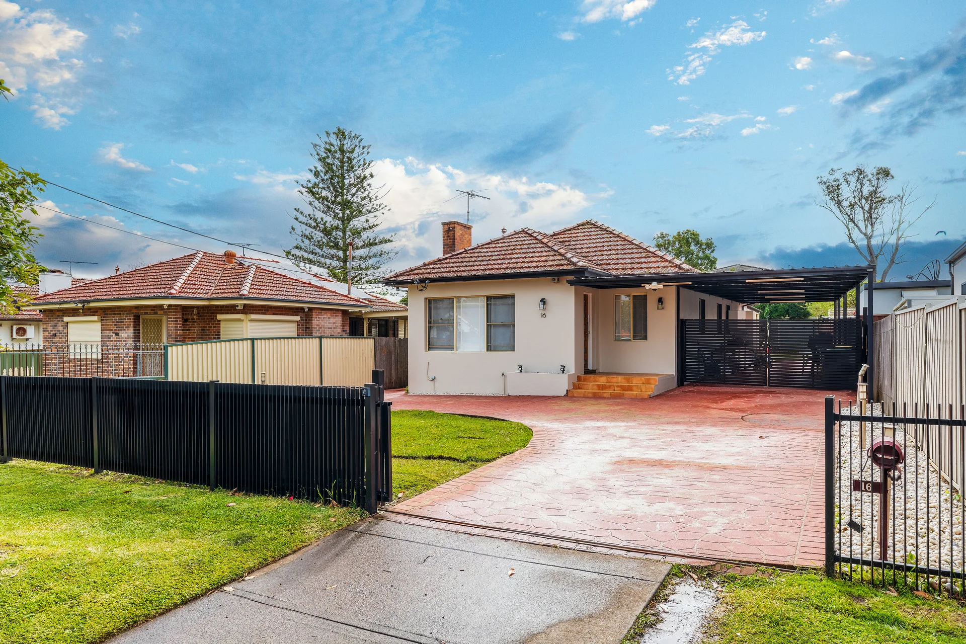 16 Carlton Parade, Punchbowl, NSW 2196