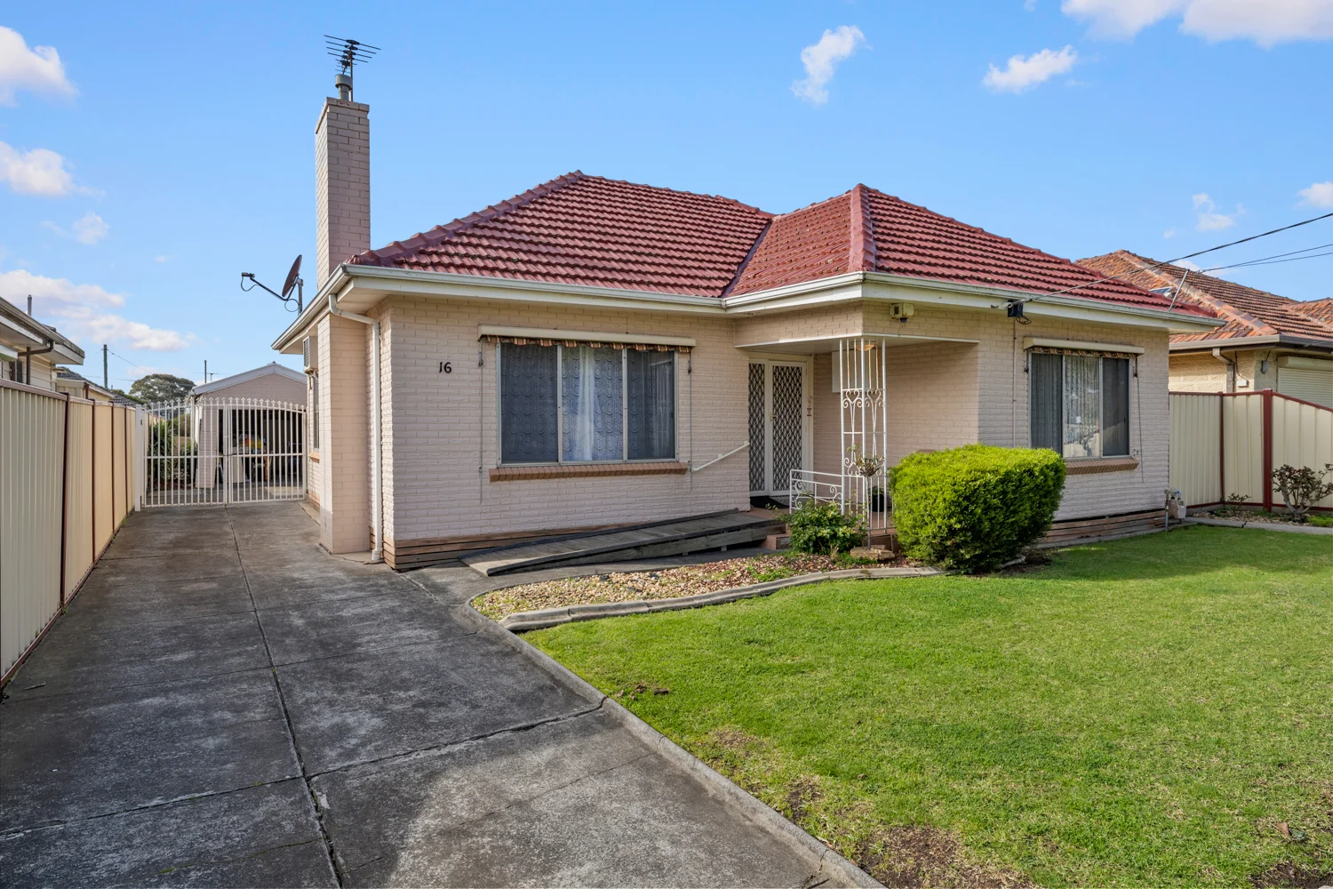16 Compton Parade, Sunshine North, Vic 3020