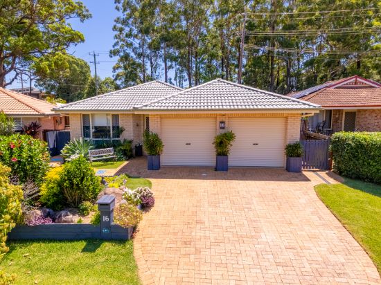 16 Deakin Close, Port Macquarie, NSW 2444