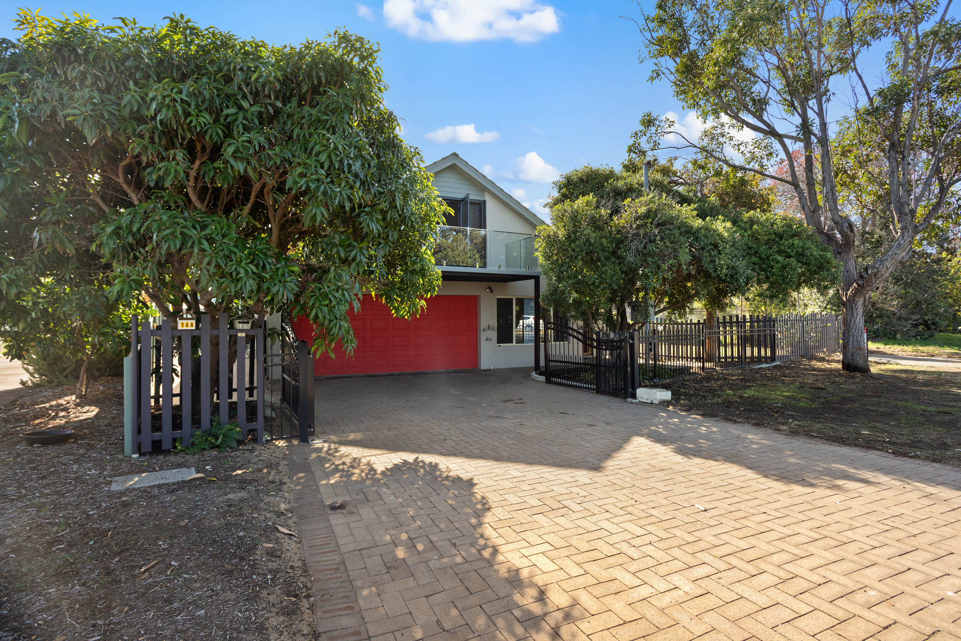16 Hillcrest Avenue, South Bunbury, WA 6230 16 Hillcrest Avenue, South Bunbury, WA 6230