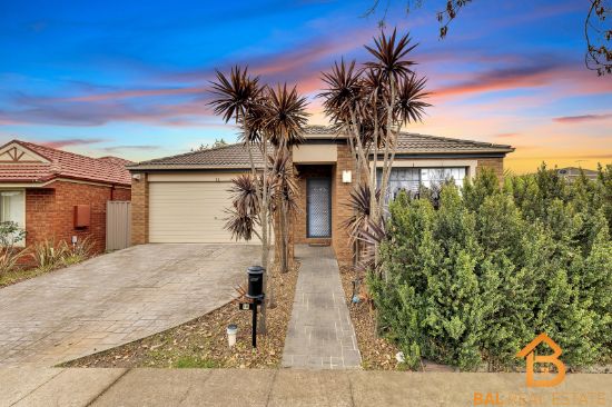 16 Holcolme Street, Caroline Springs, Vic 3023