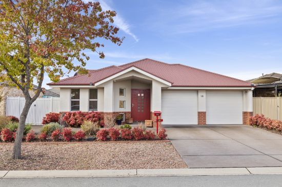 16 Hutchison Circuit, Queanbeyan, NSW 2620