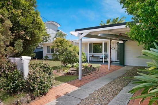 16 Lesley Avenue, Miami, Qld 4220