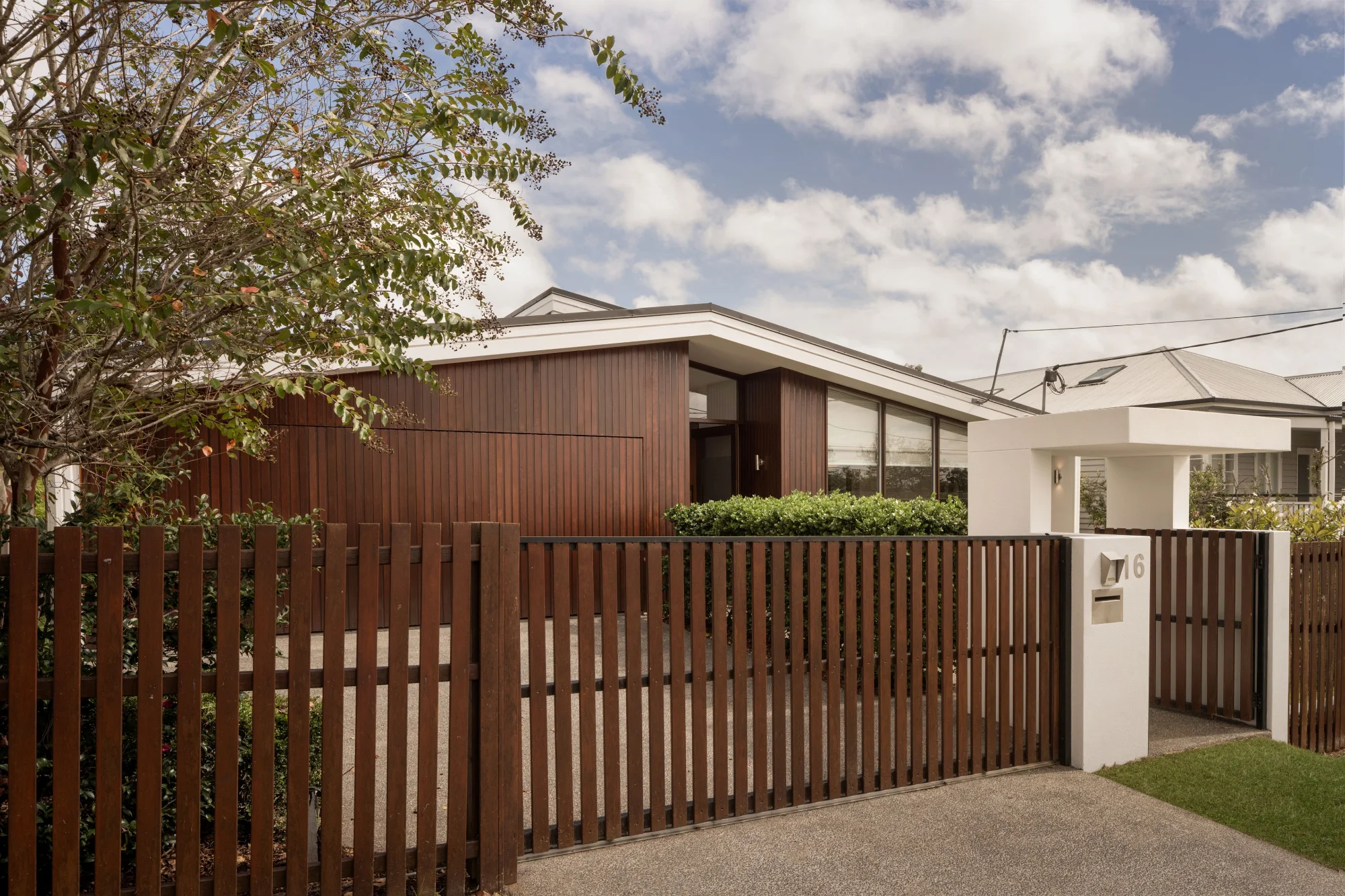 16 Lilley Road, Bardon QLD 4065