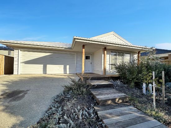 16 Lillium La, Torquay, Vic 3228