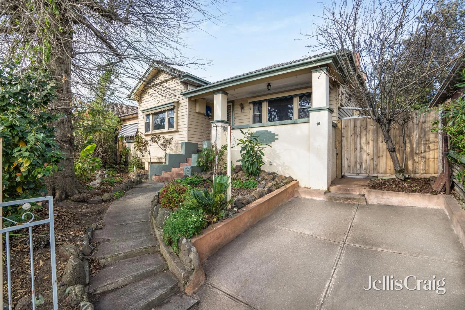 16 Melville Road, Pascoe Vale South, Vic 3044
