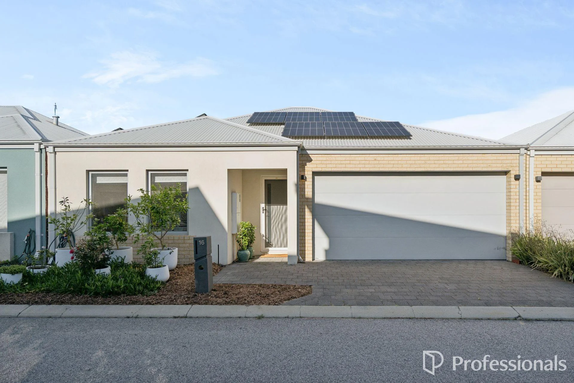 16 Minigwal Loop, Hammond Park, WA 6164
