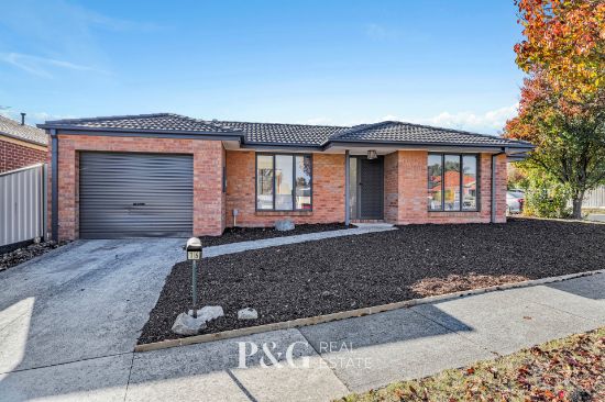 16 Oakgrove Drive, Narre Warren South, Vic 3805