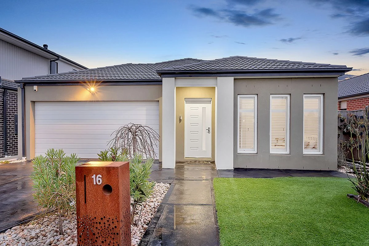16 Willsmere Way, Mickleham VIC 3064