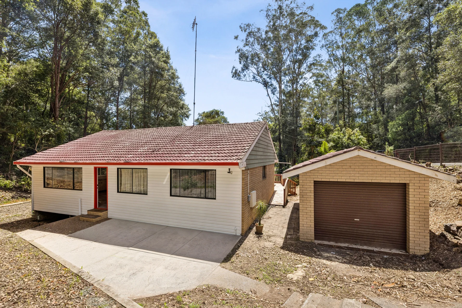 17 Algwen Road, North Gosford, NSW 2250