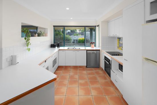 17 Bluewater Place, Sapphire Beach, NSW 2450