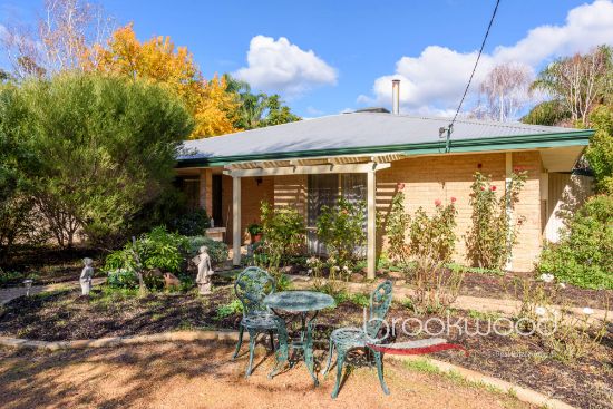 17 Bowen Place, Stoneville, WA 6081