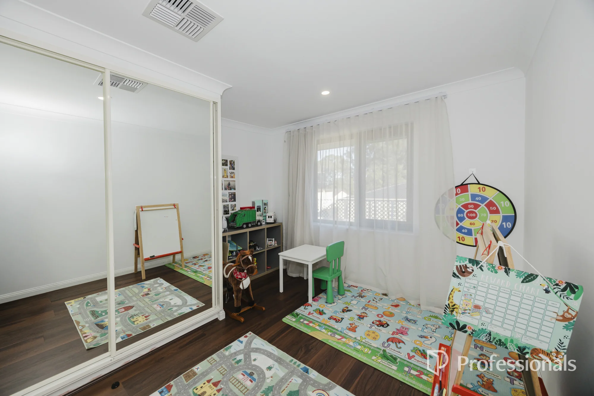 17 Bredhurst Road, Marangaroo, WA 6064