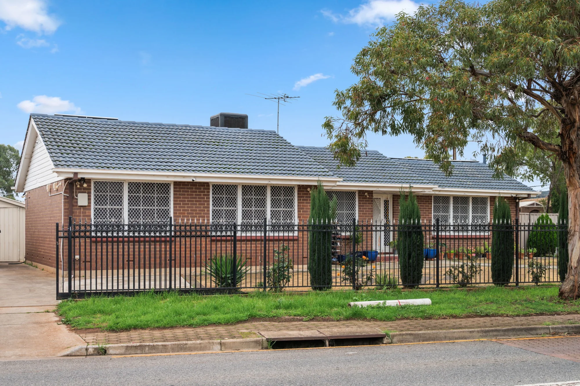 17 Coorong Crescent, Para Hills West, SA 5096