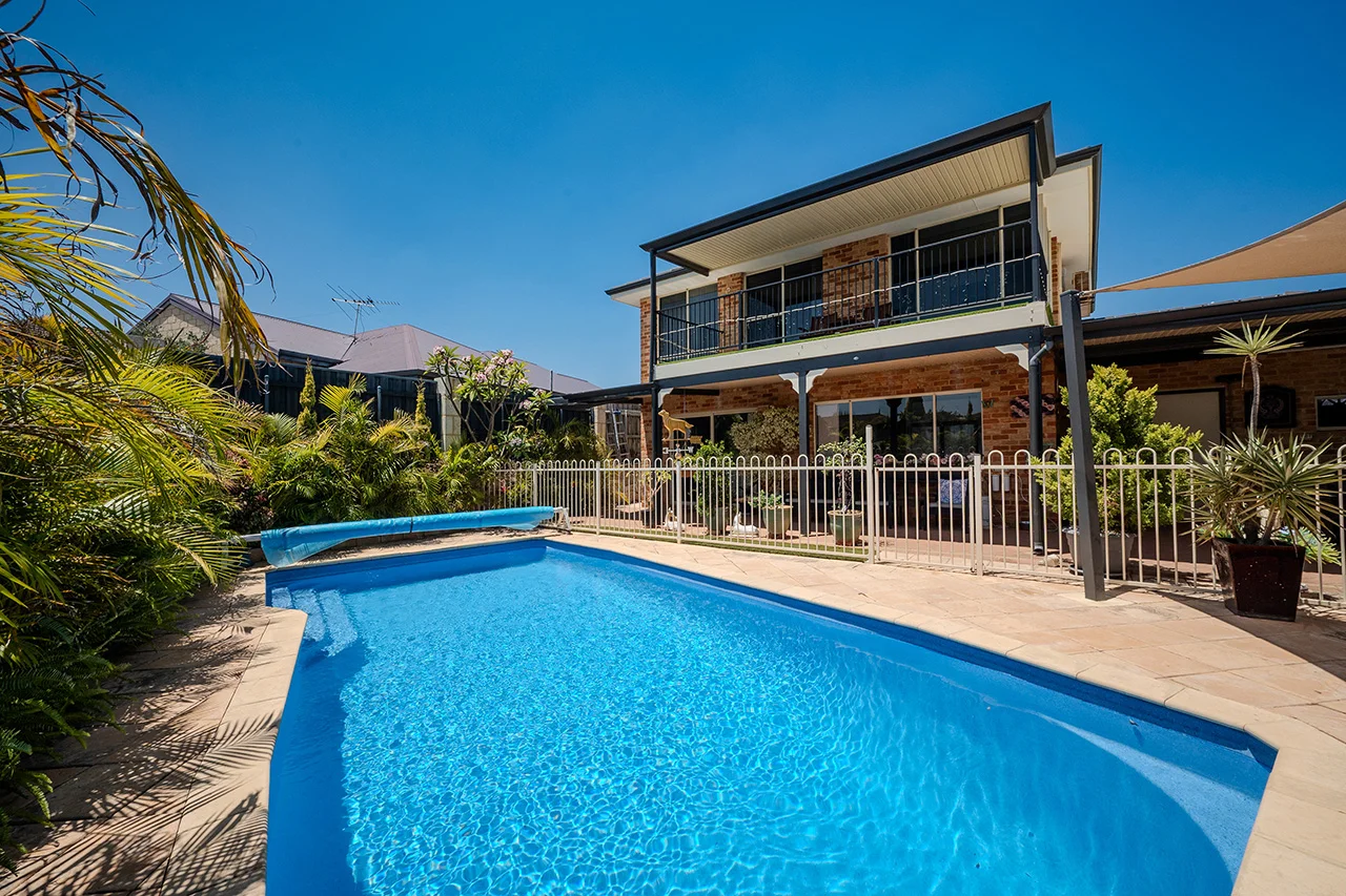 17 Ferndale Corner, Mindarie, WA 6030