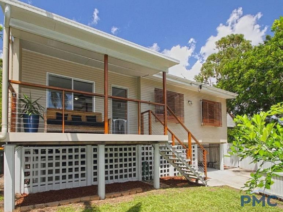 17 Mee Street, Carina, Qld 4152