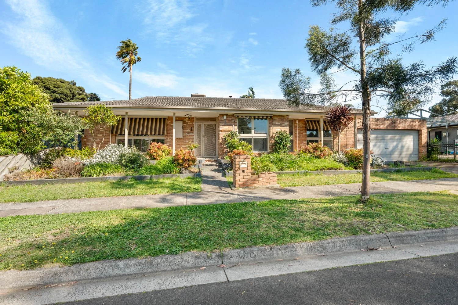 17 Poseidon Close, Mill Park VIC 3082