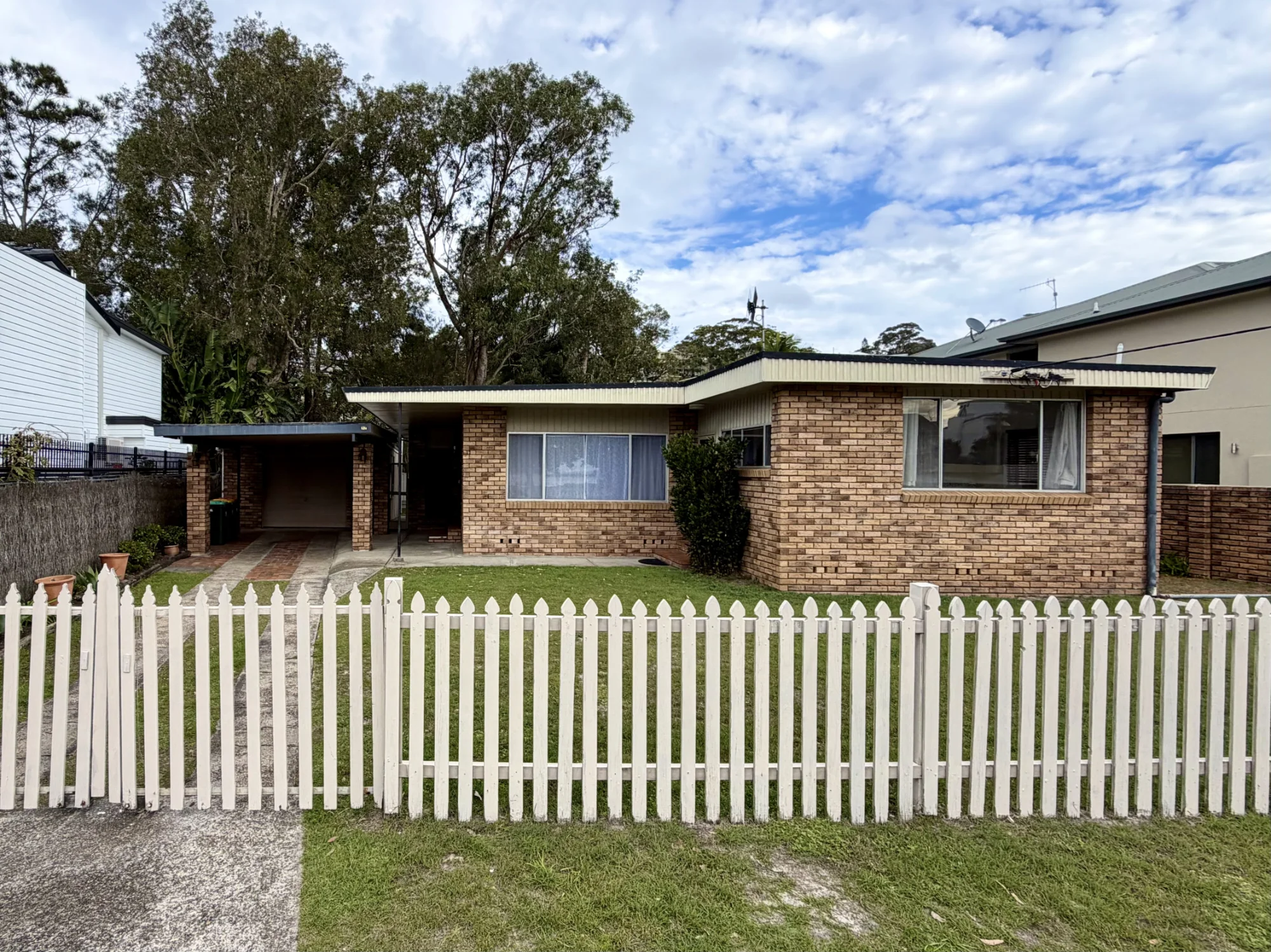 17 Sandy Point Road, Corlette, NSW 2315