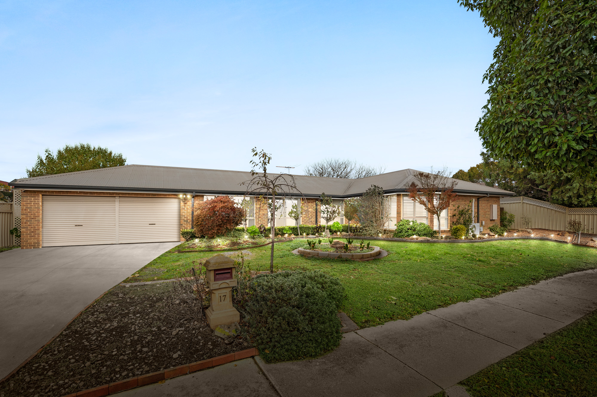 17 St Andrews Drive, Werribee, Vic 3030 17 St Andrews Drive, Werribee, Vic 3030