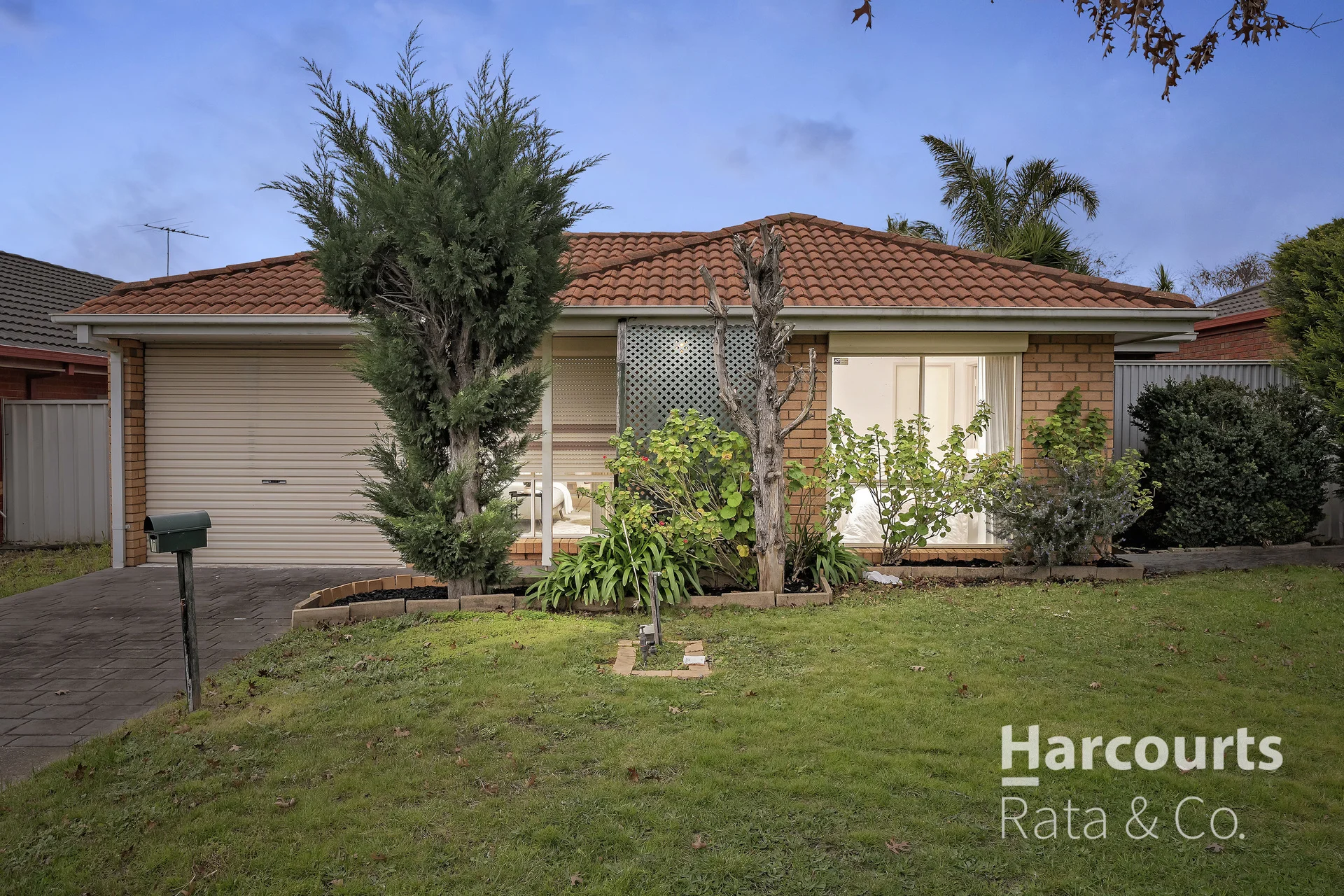 17 Woodlea Crescent, Craigieburn, Vic 3064