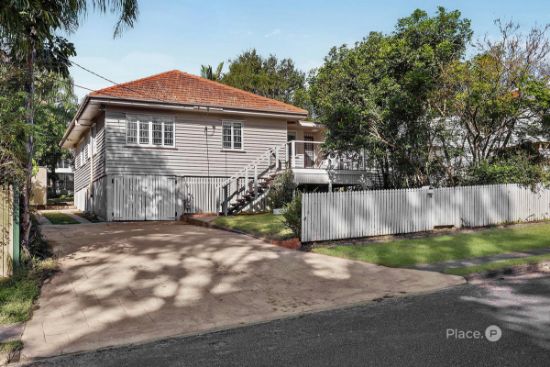 18 Brooks Street, Camp Hill, Qld 4152