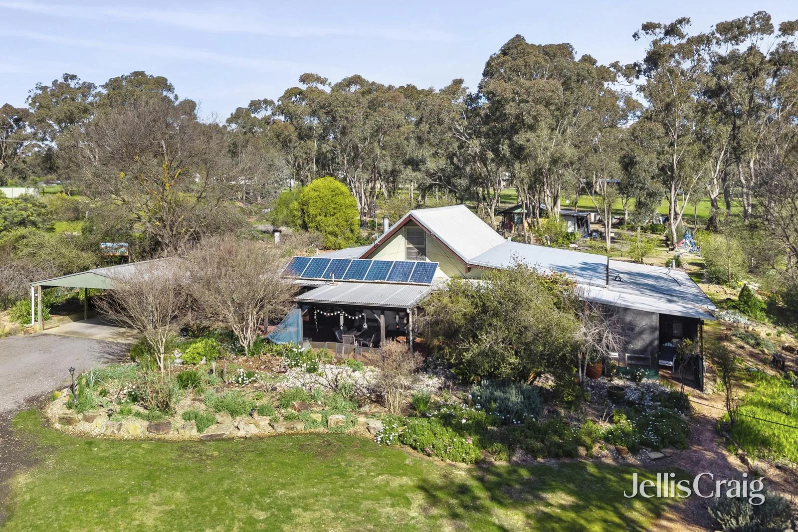 18 Canrobert Street, Newstead, Vic 3462