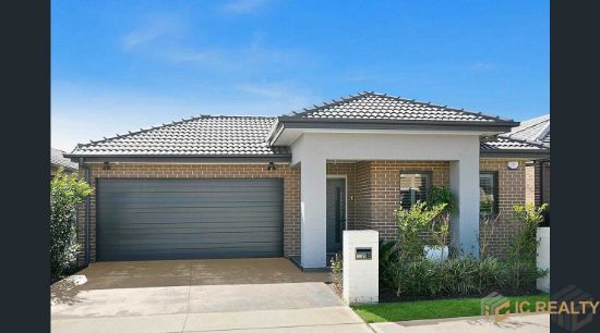 18 Empire Circuit, Penrith, NSW 2750