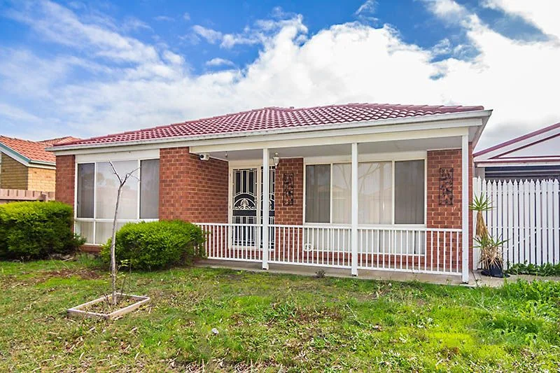 18 Fairhaven Boulevard, Cranbourne West VIC 3977