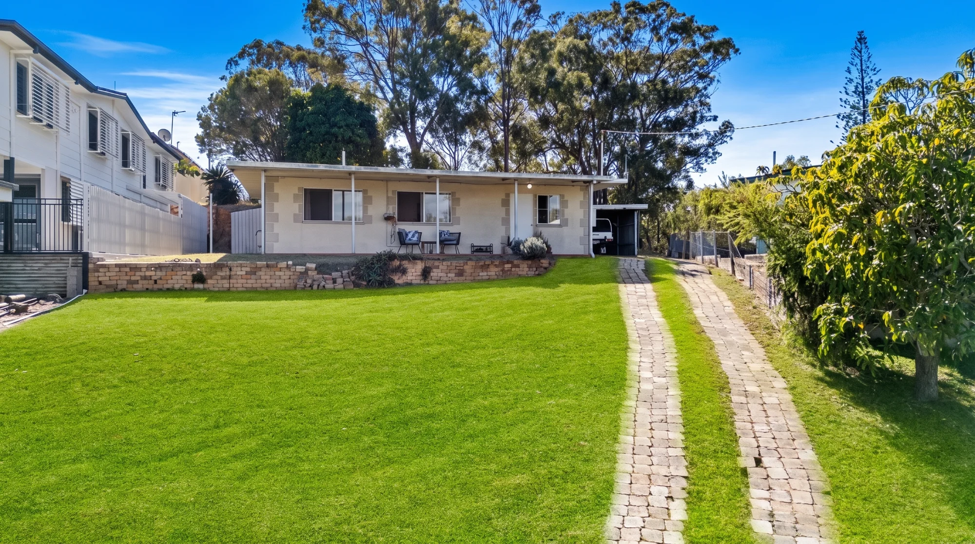 18 Ferguson Crescent, West Gladstone, Qld 4680